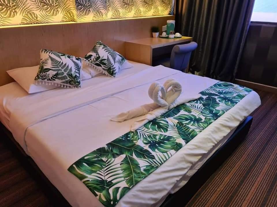 Grandeur Hotel And Spa Malacca Esterno foto
